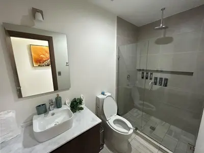 Un baño de Sky & Sea View