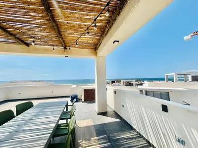 Un balcón o terraza de Penthouse frente al mar cerca del Mazagua