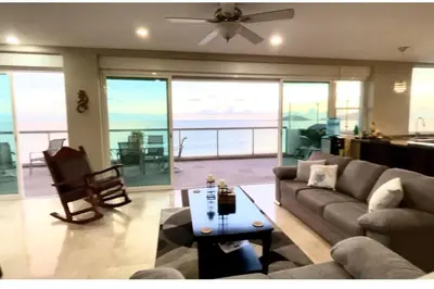 Zona de estar de Ultimate Luxury - Ocean Front Penthouse