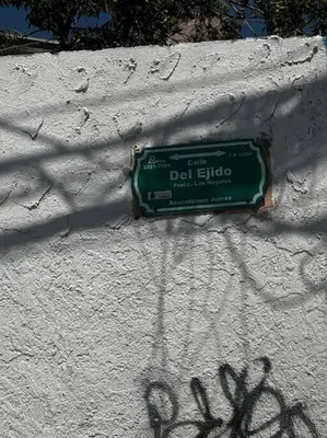 Certificado, premio, señal o documento que está expuesto en La casa del Ejido
