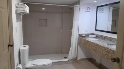 Un baño de Hotel Plaza del Sol