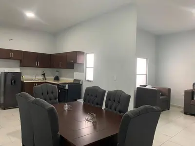 Una cocina o zona de cocina en Departamento Completo Céntrico Ideal Para 3