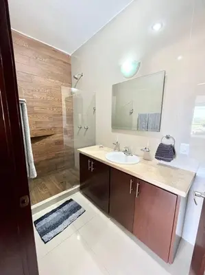 Un baño de SERENA Departamento en Marina Platino