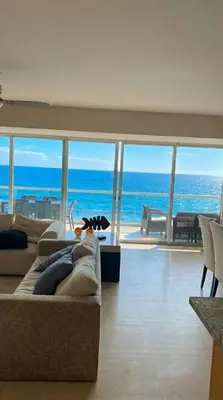 Zona de estar de Peninsula Tower 4 bedrooms beachfront sea view