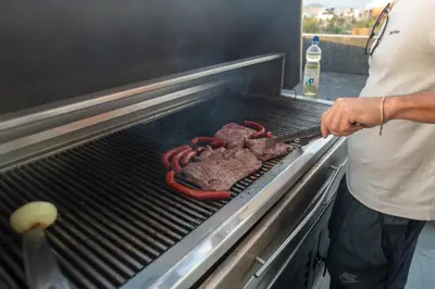 Barbacoa disponible para clientes en el apartamento