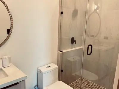 Un baño de 4-102 Frente al mar, 2 recámaras piso 1
