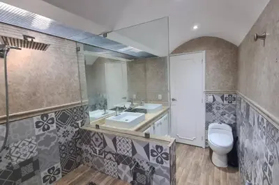 Un baño de Casa 16 personas 7 cuadras playa