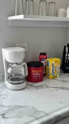 Utensilios para hacer té y café en Suite en exclusivo residencial privado