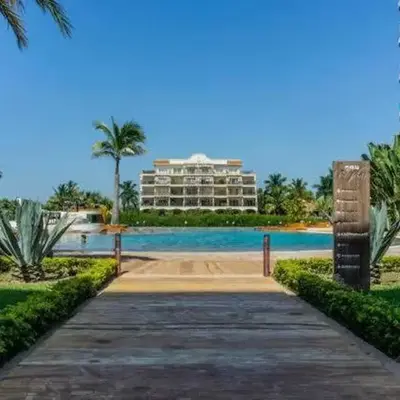 Marina lux condo