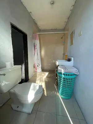 Un baño de Separate apartment in guesthouse