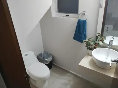Un baño de executive home, vacation work