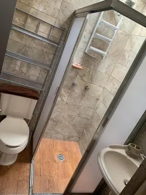 Un baño de Casa de estar
