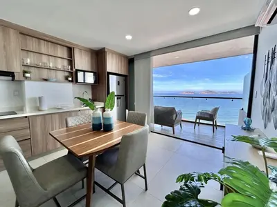 Una cocina o zona de cocina en Modern apartment with sea view