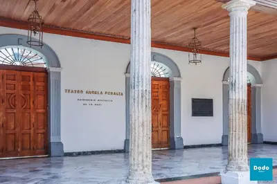 Fachada o entrada de Casa en Mazatlan con alberca privada en centro historico