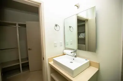 Un baño de Elegant Condo at Playa Brujas with Ocean View