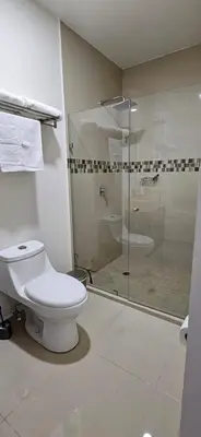 Un baño de Departamento Torre Iberika Cercas Del Malecon