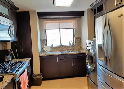 Una cocina o zona de cocina en Condominio marina real 28