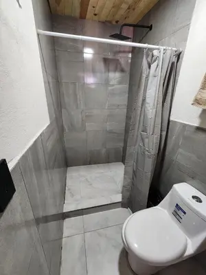 Un baño de Hotel Bertis