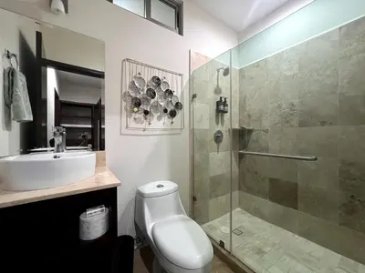 Un baño de Condo Playa & Waterfront Heated Alberca