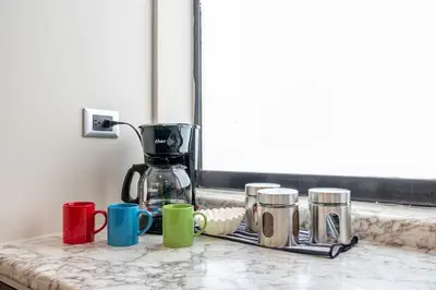 Utensilios para hacer té y café en Depa King in Centro Historico