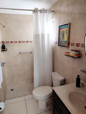 Un baño de Escala Norte