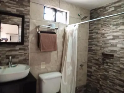 Un baño de La Terraza-Habitación 8