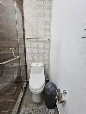 Un baño de A2P Preciosa casa con habitación abajo en Acacia Residencial