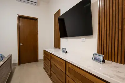 Una televisión o centro de entretenimiento en Casa Marinera