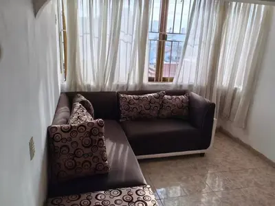 Zona de estar de Casa 5 habitaciones más de 20 personas 20 camas