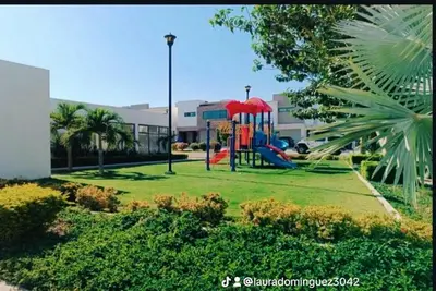 Zona de juegos infantil en Casa amplia