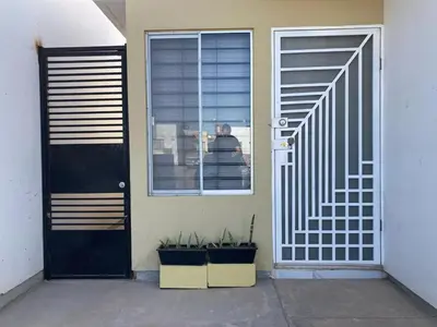Plano de Casa con dos cómodas habitaciones