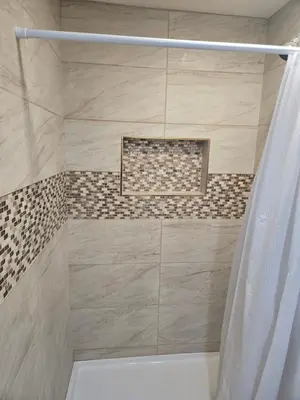 Un baño de VERY CLOSE FROM AMERICAN CONSULATe