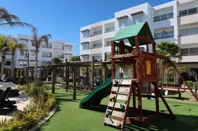 Zona de juegos infantil en apartment 5 minutes from the beach