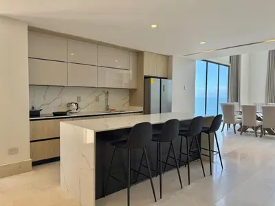 Una cocina o zona de cocina en Elegant Penthouse on the pier The O grand living