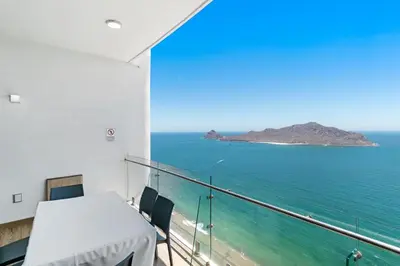 Plano de Beautiful View on 23rd Floor Beach Front at Camino Al Mar