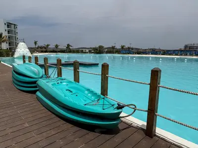 Piscina en o cerca de Bluü Habitat with Beach and Premium Amenities
