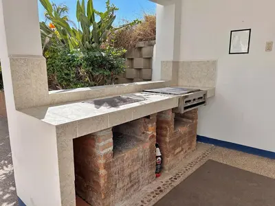 Plano de Quiet apartment with pool right on the beach