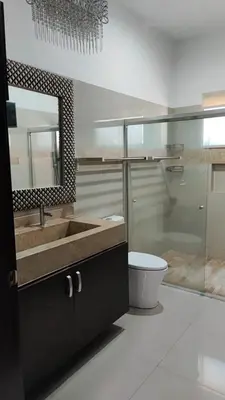 Un baño de Casa con alberca pirvada