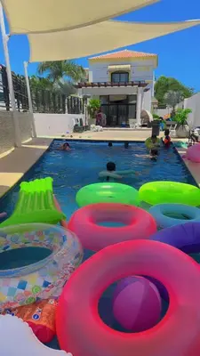 Piscina en o cerca de Casa con alberca pirvada