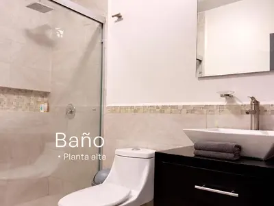 Un baño de Casa Morada
