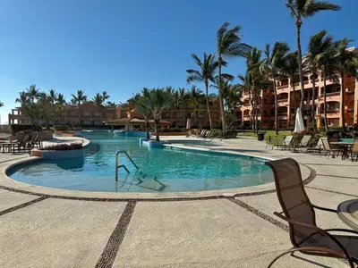 Piscina en o cerca de Depa en EDM planta baja a pie de playa