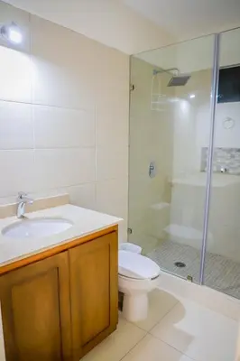 Un baño de Espectacular condo en Blue Marlin Zona Dorada Beach