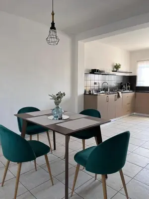 Una cocina o zona de cocina en Casa con Jacuzzi cerca de Distrito 1
