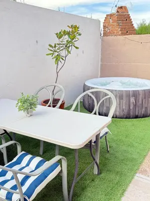 Piscina en o cerca de Casa con Jacuzzi cerca de Distrito 1