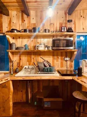 Una cocina o zona de cocina en Kari Hillcabins
