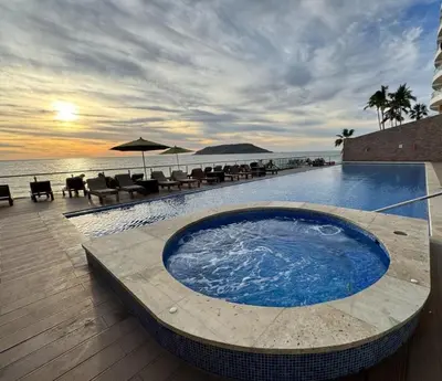 Plano de Pie de playa tramonto beach tower