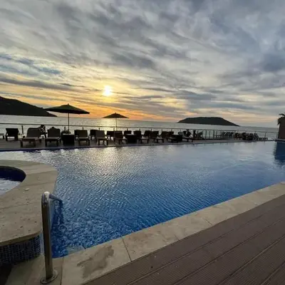 Pie de playa tramonto beach tower