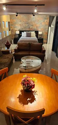 Zona de estar de Luxury Suites Dubai a 100 mts del consulado