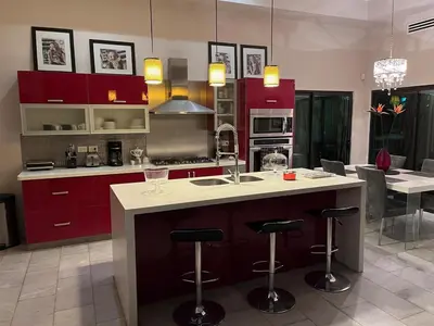 Una cocina o zona de cocina en Modern and elegant house