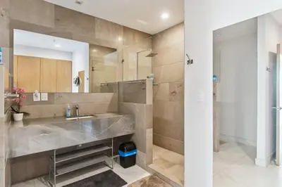 Plano de Beautiful Long stay Unit with Premium Ameneties